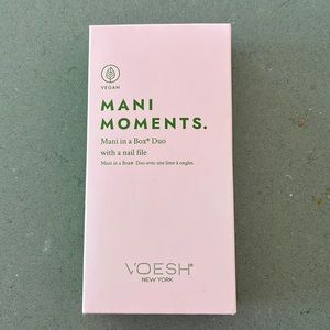 Mani Moments manicure set.